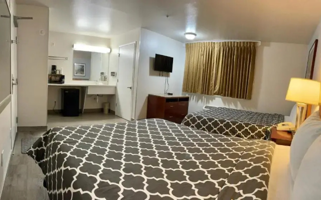 photo 3 of Americas Inn and Suite