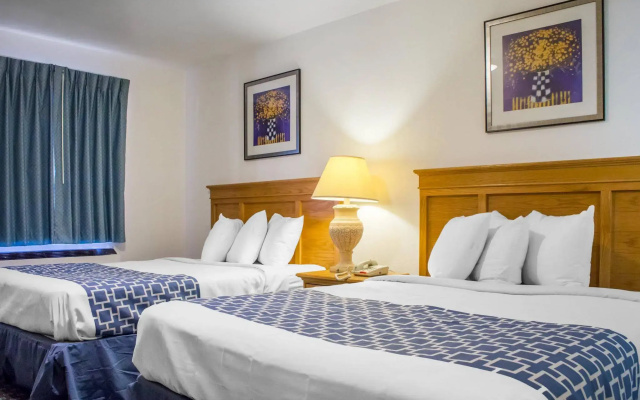 photo 4 of Rodeway Inn Old Town Scottsdale