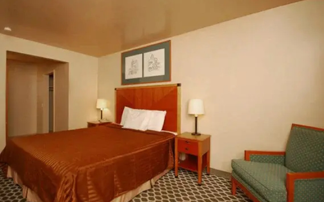 photo 3 of Rodeway Inn