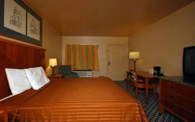 photo 4 of Rodeway Inn