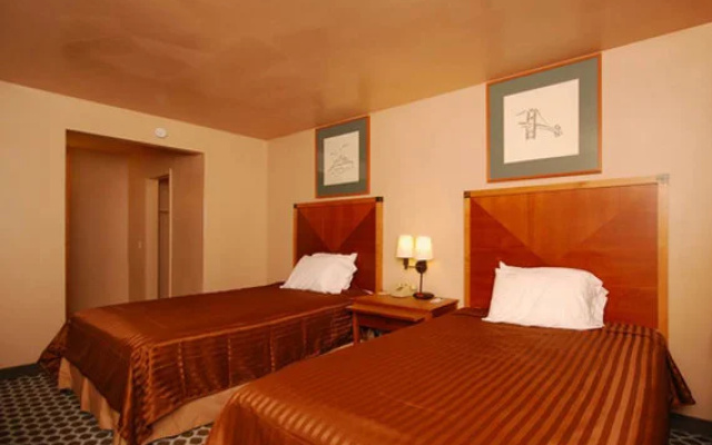 photo 5 of Rodeway Inn
