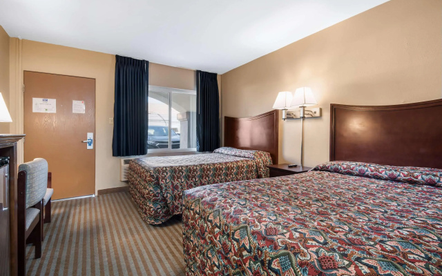 photo 3 of Rodeway Inn Regalodge