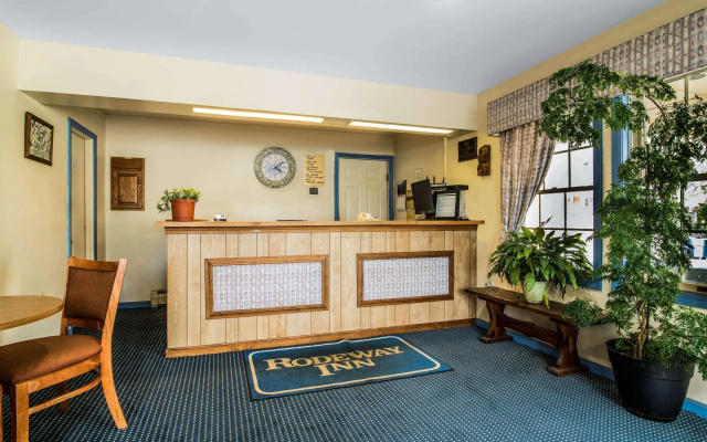 photo 2 of Rodeway Inn Rutland