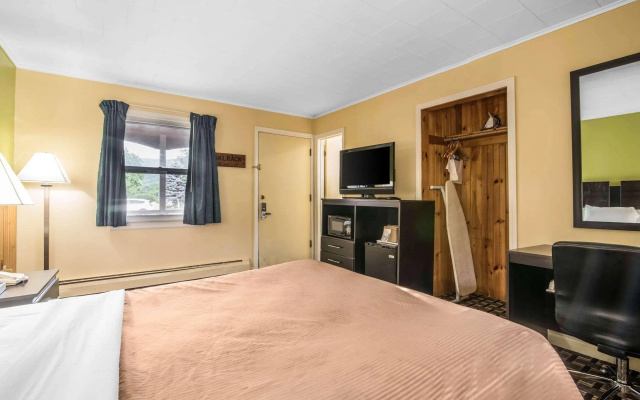 photo 3 of Rodeway Inn Rutland