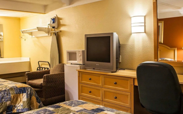 photo 5 of Rodeway Inn