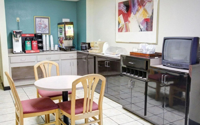 photo 2 of University Inn