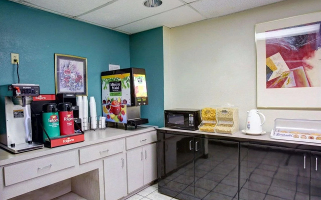 photo 3 of University Inn