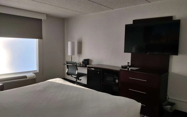 photo 4 of Best Western Atlanta Cumberland/Galleria Hotel