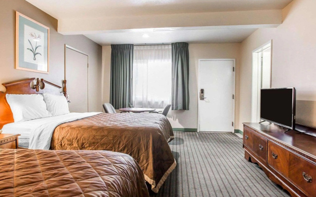 photo 4 of Rodeway Inn South Gate - Los Angeles South