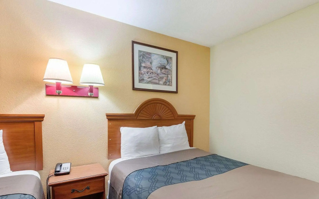 photo 4 of Rodeway Inn South Houston