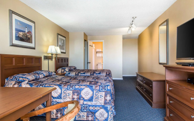 photo 2 of The Surfside Hotel