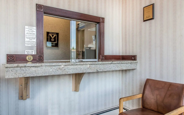 photo 4 of The Surfside Hotel