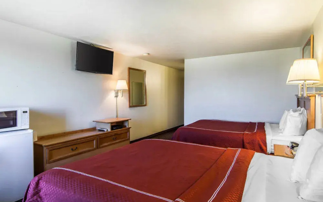 photo 3 of Rodeway Inn & Suites