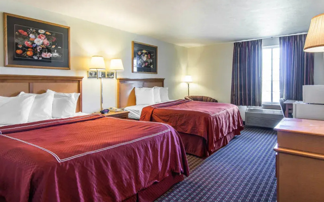 photo 4 of Rodeway Inn & Suites