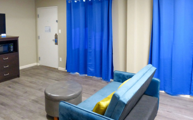 photo 4 of Rodeway Inn & Suites Ontario