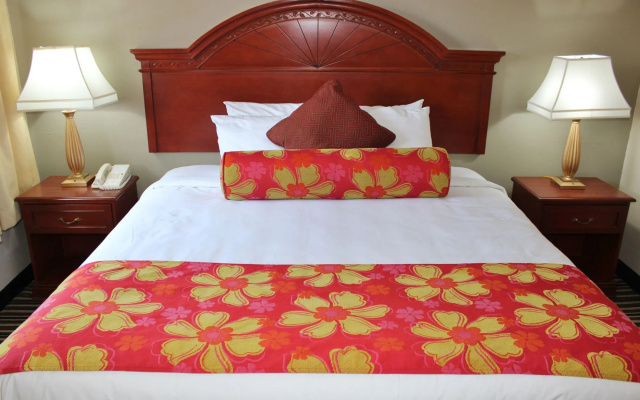 photo 4 of Rodeway Inn & Suites