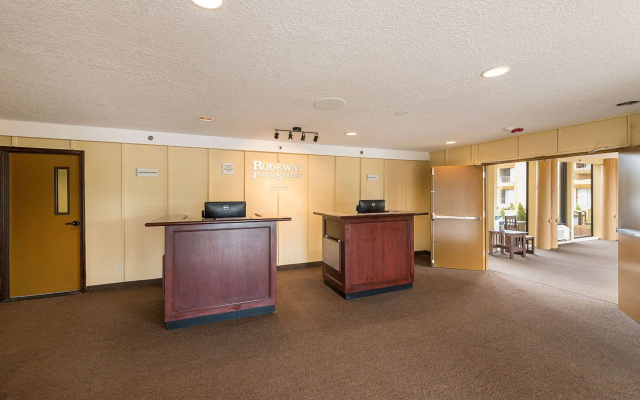 photo 2 of Rodeway Inn & Suites Portland
