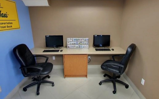 photo 4 of Rodeway Inn & Suites Fll Airport - Cruise Port