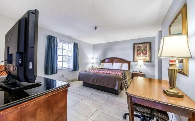 photo 5 of Rodeway Inn & Suites Haines City