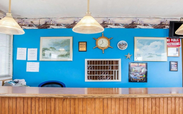 photo 2 of Inn at the Sea