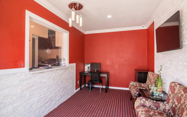 photo 2 of Rodeway Inn & Suites