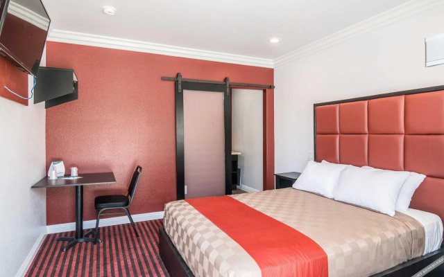 photo 3 of Rodeway Inn & Suites