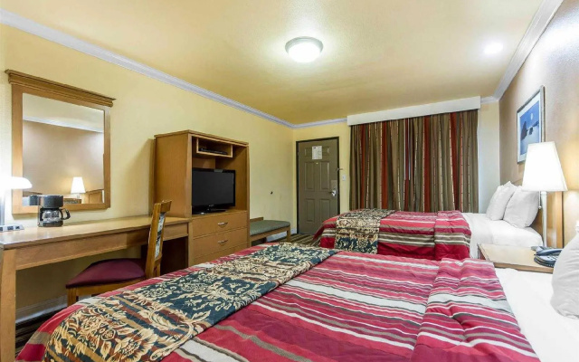 photo 5 of Rodeway Inn & Suites Near The Coliseum & Arena
