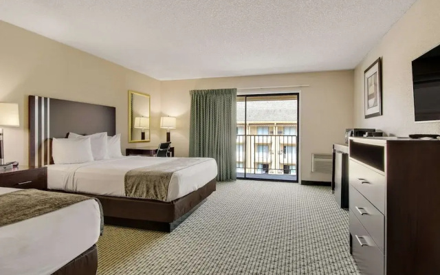 photo 4 of Rodeway Inn & Suites Portland - Jantzen Beach
