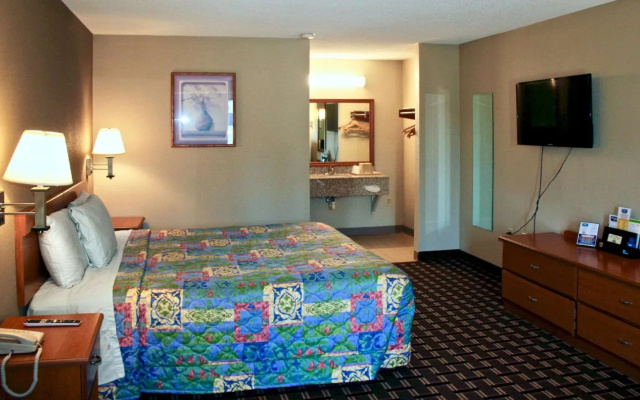 photo 3 of Rodeway Inn University Area