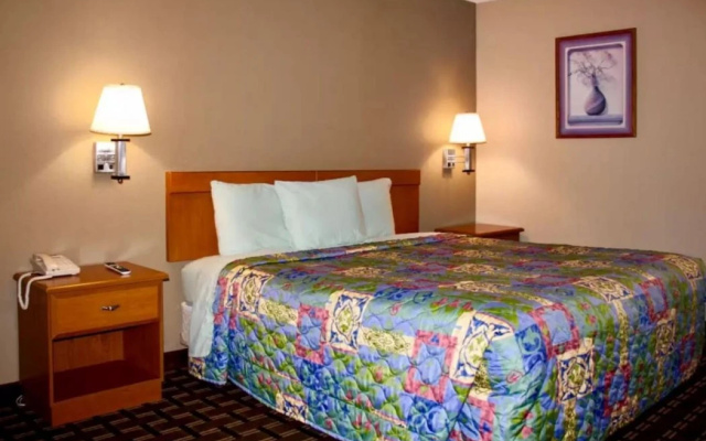 photo 4 of Rodeway Inn University Area