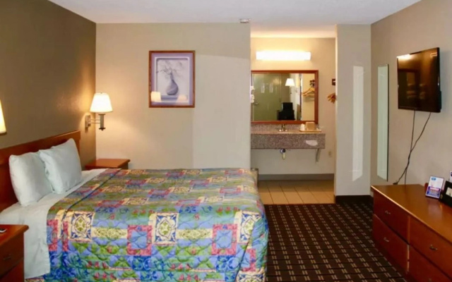 photo 5 of Rodeway Inn University Area