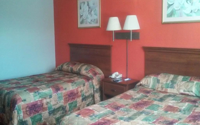 photo 3 of Potomac Inn