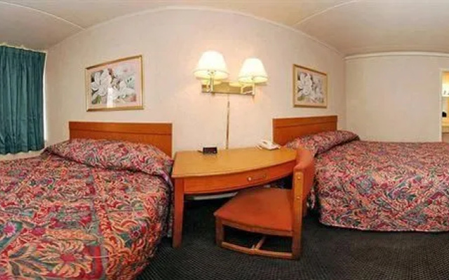 photo 5 of Potomac Inn