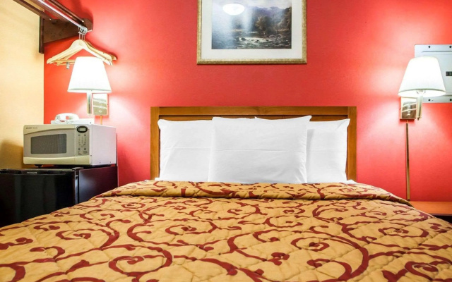 photo 3 of Rodeway Inn Jersey City North