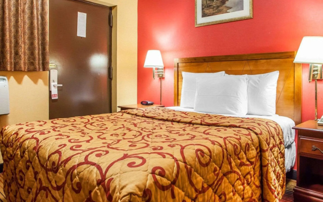 photo 4 of Rodeway Inn Jersey City North