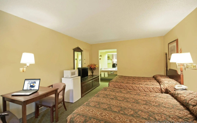 photo 2 of Rogers Inn