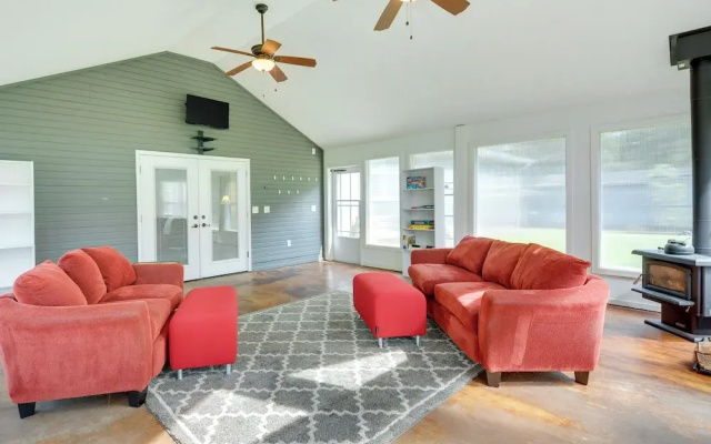 photo 3 of Rogers Vacation Rental ~ 7 Mi to Downtown