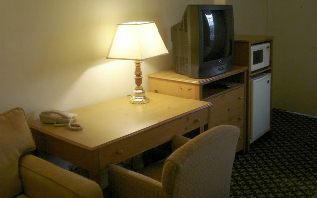 photo 3 of Rogue Valley Inn
