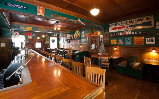 photo 2 of Rogues' Harbor Inn