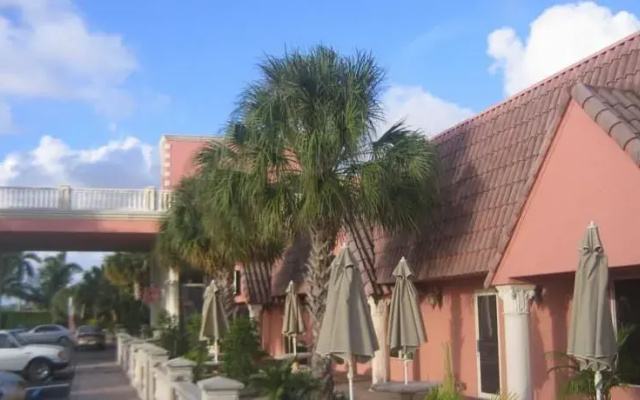 photo 3 of Roma Resort