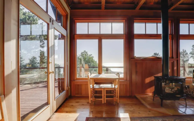 photo 3 of Romantic Ridgetop Escape w/ Hot Tub Near Mendocino