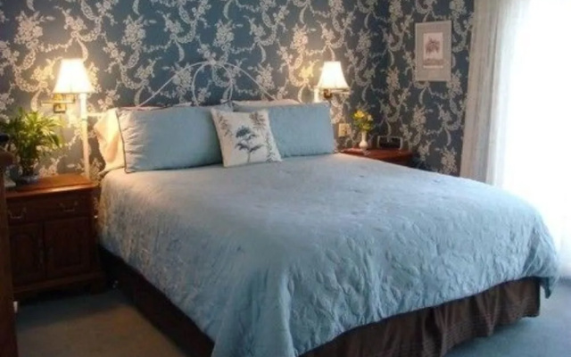 photo 4 of Romeo Inn