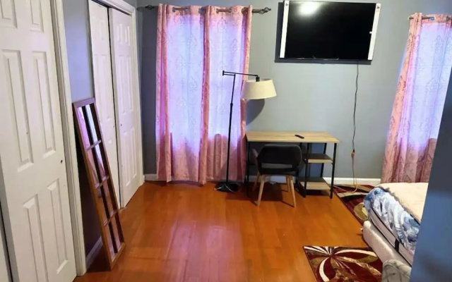 photo 3 of Room B Near EWR Airport Penn Station