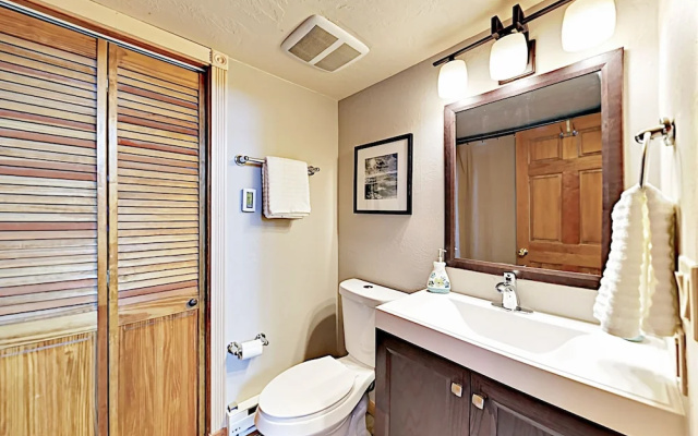 photo 3 of Roomy 3112 - 3 Br Townhouse