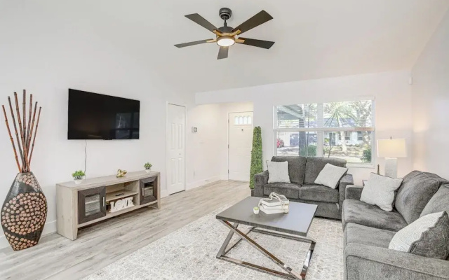 photo 2 of Roomy Largo Home w/ Screened Patio & Private Pool!