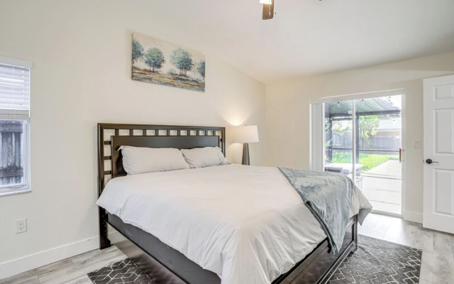 photo 5 of Roomy Largo Home w/ Screened Patio & Private Pool!