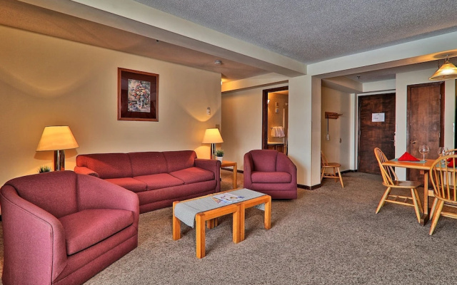 photo 2 of "roomy" Mountain Green 3BR Condo w/ Amenities 3b14