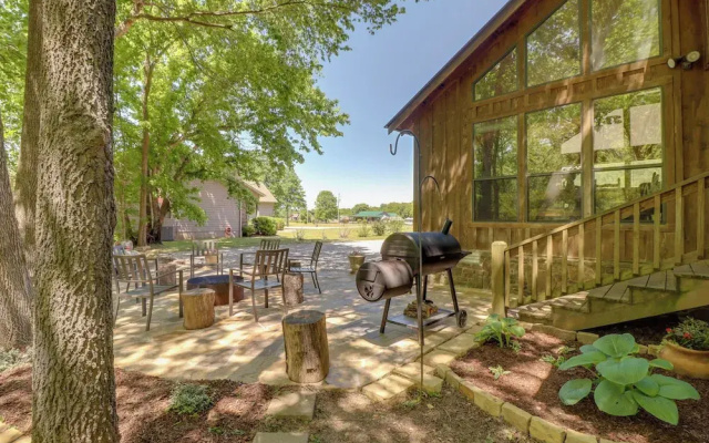 photo 4 of Roomy Riverfront 'trout Valley Cabin' w/ Porch!