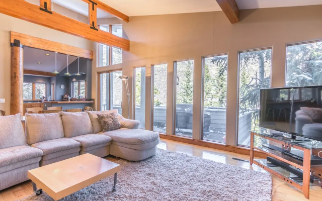 photo 2 of Roomy Vail House in Inter mountain by RedAwning