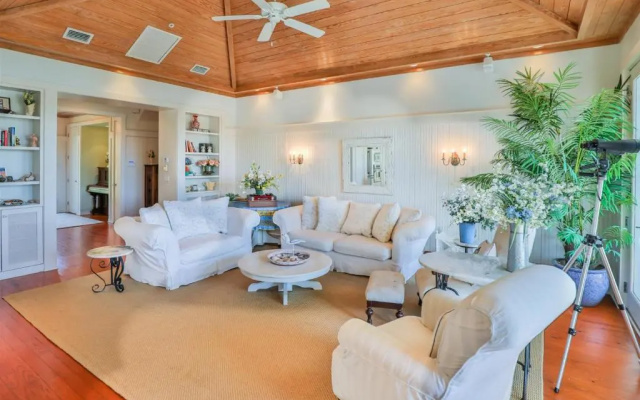 photo 2 of Roosevelt Cottage